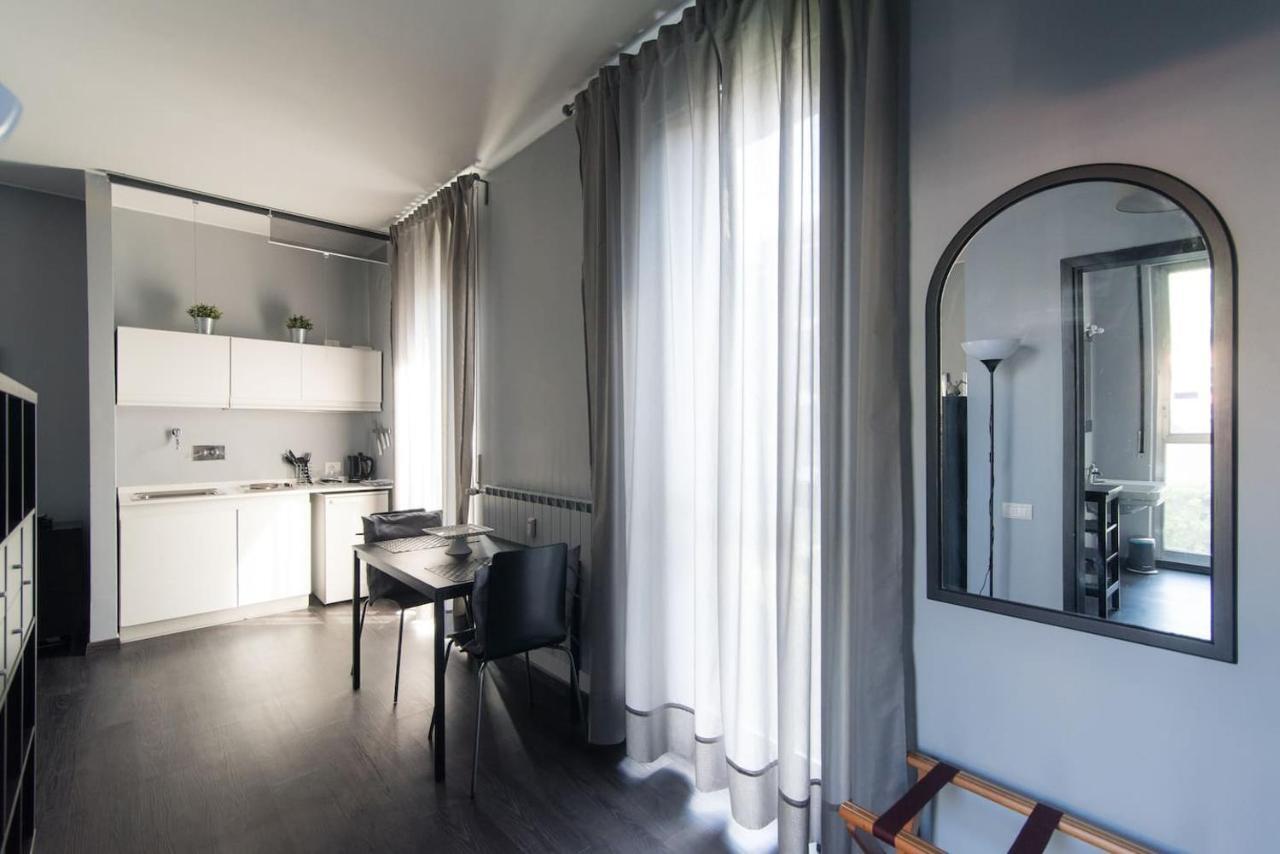Via Mentana 32 - The House Of Travelers Apartment Como Ngoại thất bức ảnh